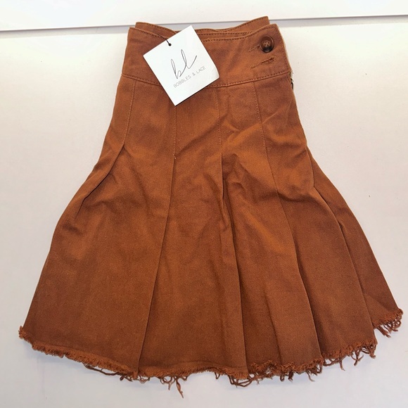 pleated skirt | bobbles & lace - Picture 1 of 2